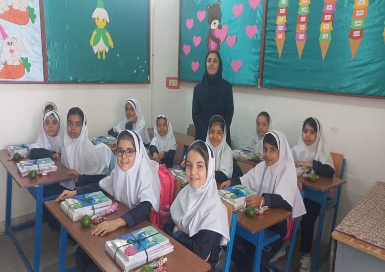    دانش آموزان  مدرسه بهارستان