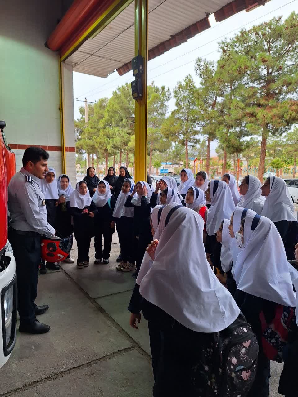 مدرسه بهارستان